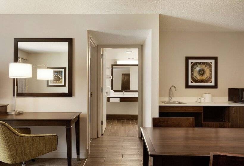 장애인을 위한 스위트, Hampton Inn & Suites Springdale