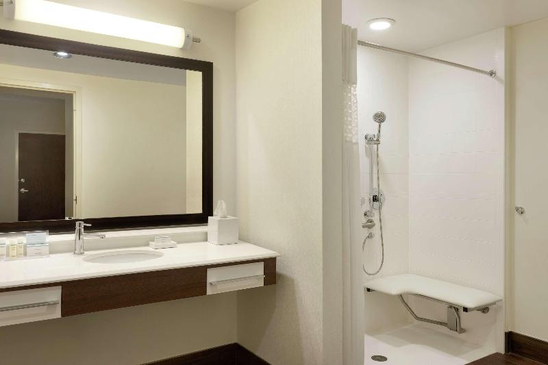 스위트, Hampton Inn & Suites Springdale