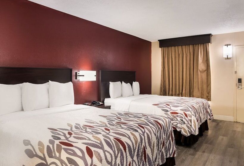 Номер Deluxe, Red Roof Inn Tupelo