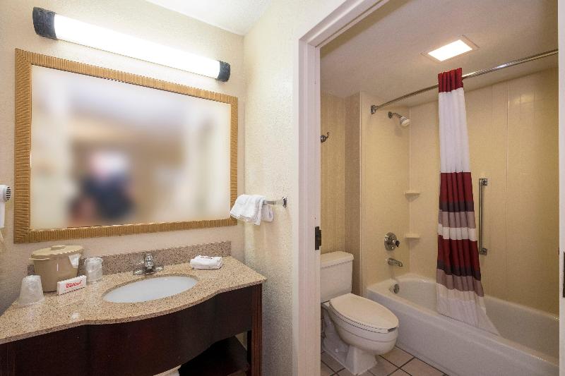 Номер Deluxe, Red Roof Inn Tupelo