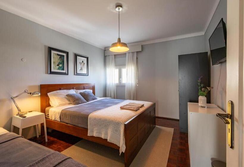 اتاق استاندارد سه نفره, Màhouse Guesthouse