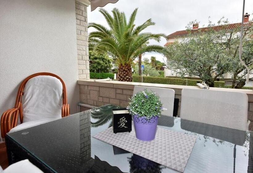 דירת חדר, Apartments Lavizatic