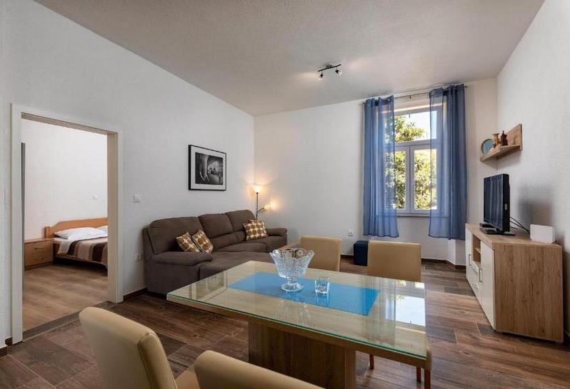 Апартаменты 2 Спальни, Apartments Smaila