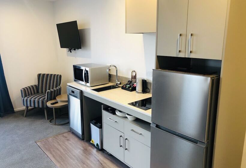 1 Bedroom Apartment Lake View, Ramada By Wyndham Queenstown Central