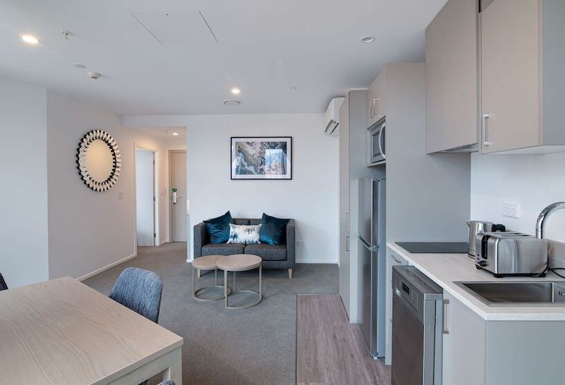 2 Bedrooms Apartment Lake View, Ramada By Wyndham Queenstown Central