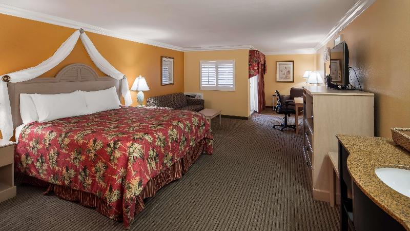 Люкс Кровать Кинг, Best Western Harbour Inn & Suites Huntington   Sunset Beach