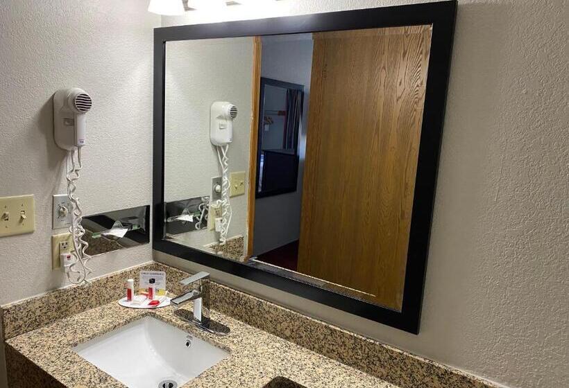 스탠다드 룸 킹사이즈 침대, Days Inn & Suites By Wyndham Des Moines Airport