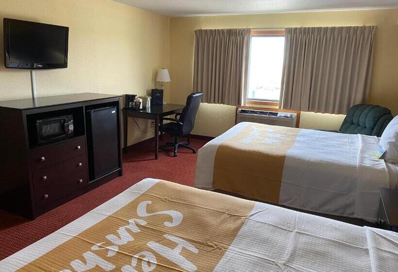 디럭스 룸, Days Inn & Suites By Wyndham Des Moines Airport