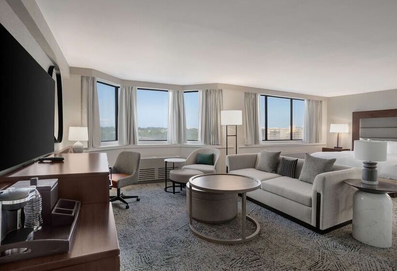 Полулюкс, Hilton Arlington National Landing