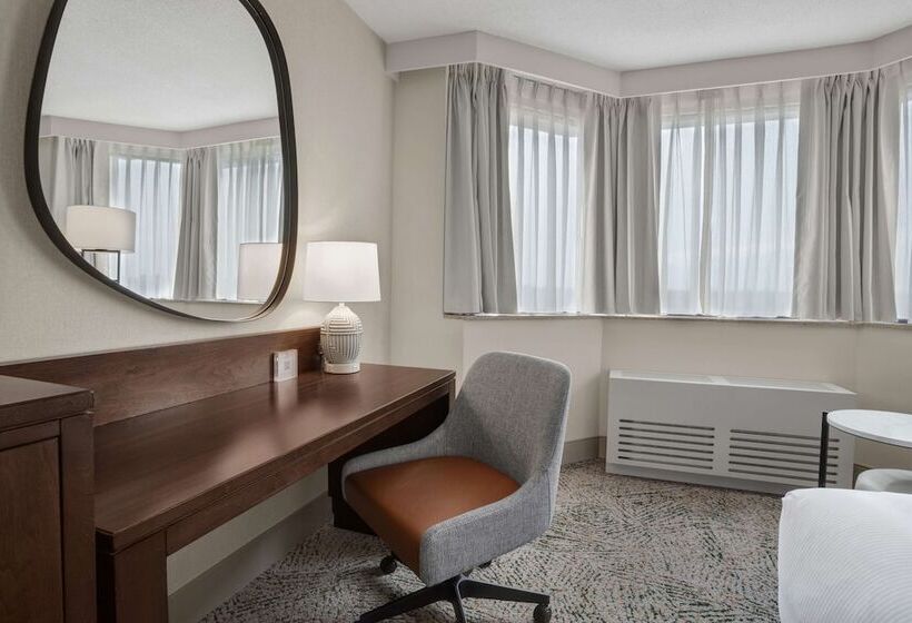 Номер Стандарт, Hilton Arlington National Landing