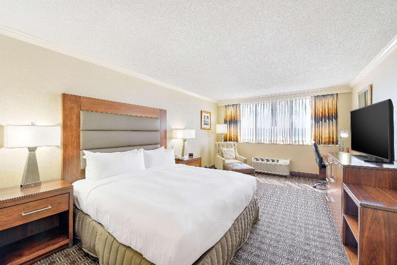 Стандартный Номер Кровать Кинг, Hilton Arlington National Landing
