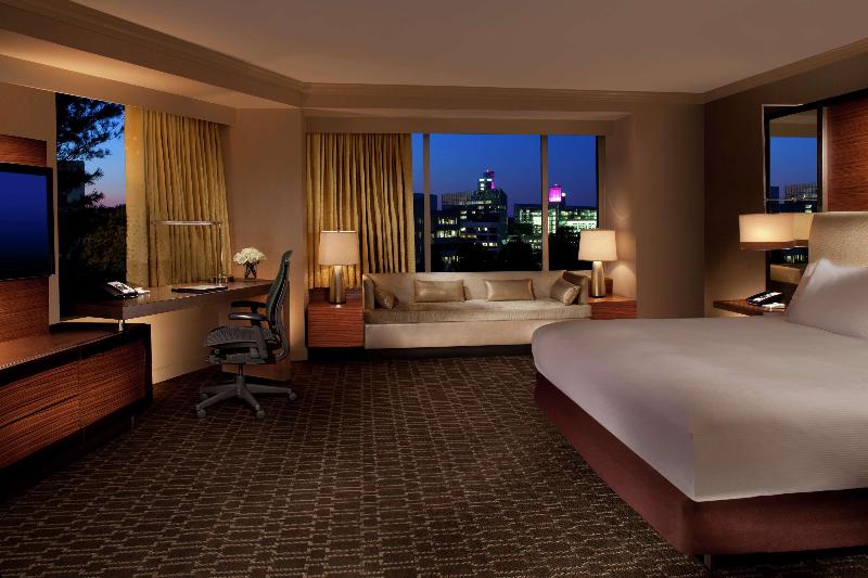 Номер Deluxe, Hilton Mclean Tysons Corner