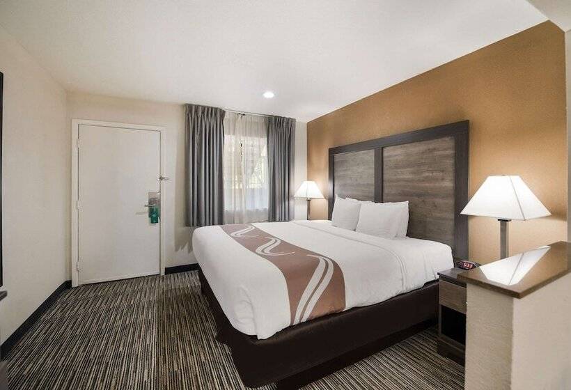 Номер Стандарт, Quality Inn & Suites Lufkin
