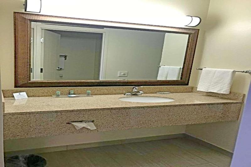 Стандартный Номер Кровать Кинг, Rodeway Inn & Suites