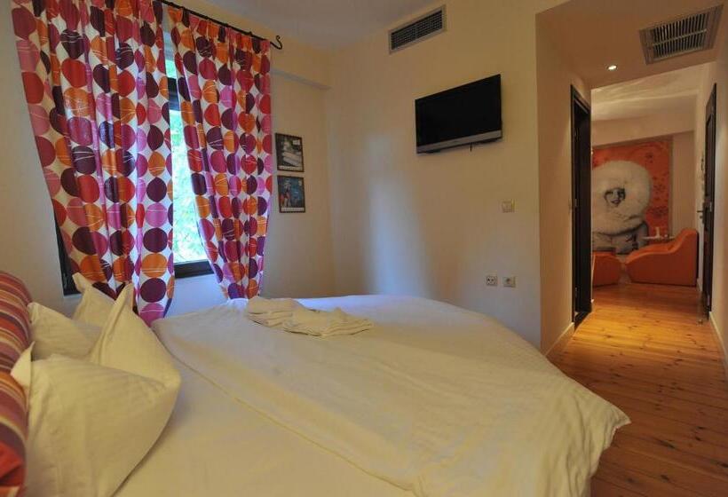Полулюкс, Vaela Hotel Cultural Resort