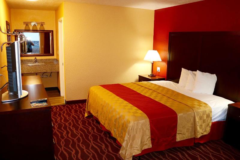 带大床的标准间, Holiday Lodge   Salem,or