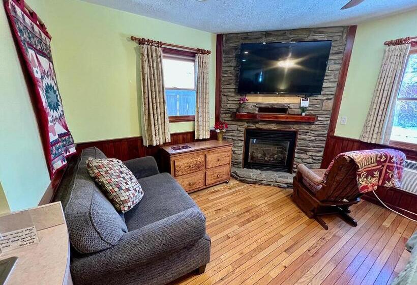 디럭스 룸, Homestead Inn   Blowing Rock