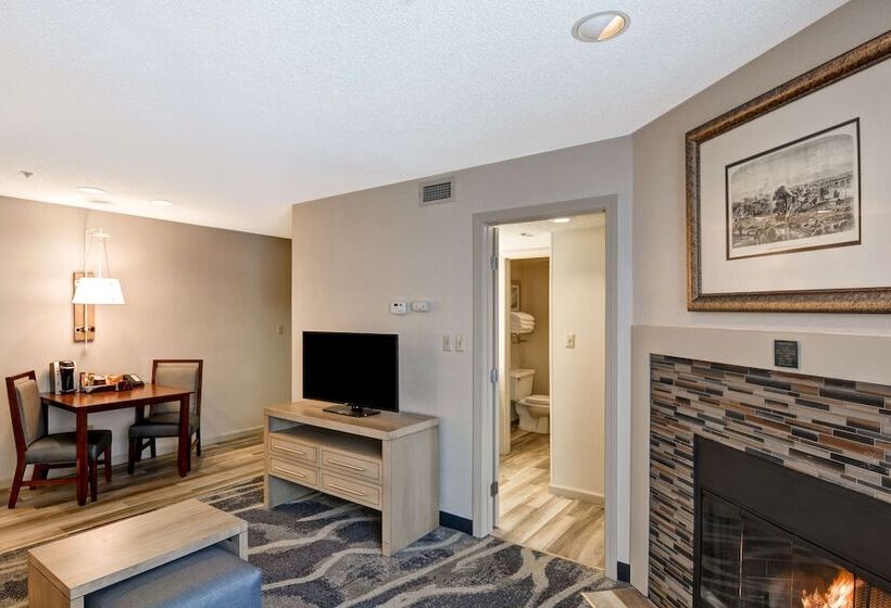 Люкс Премиум, Homewood Suites By Hilton Windsor Locks Hartford