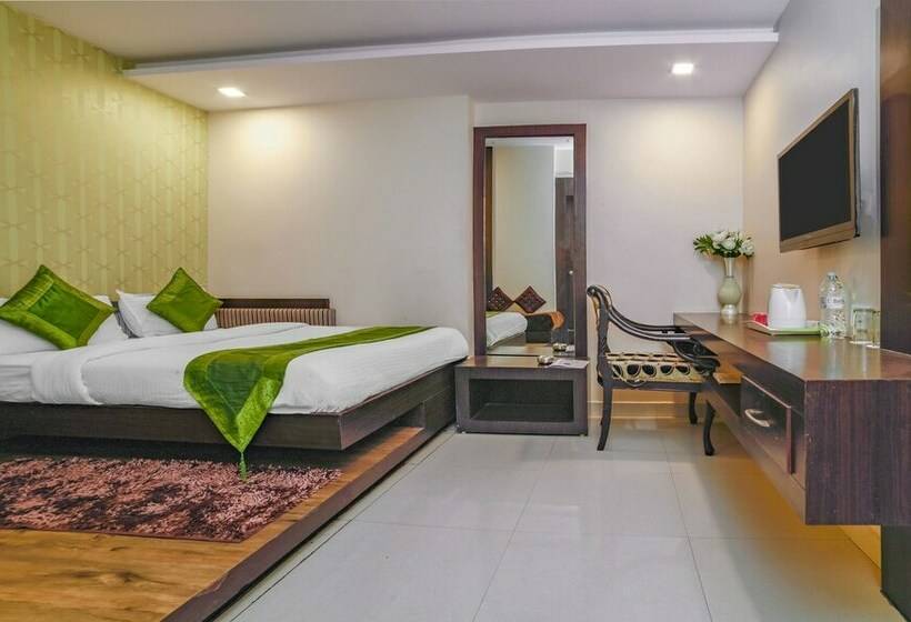 سوییت خانوادگی, Annpurna Inn