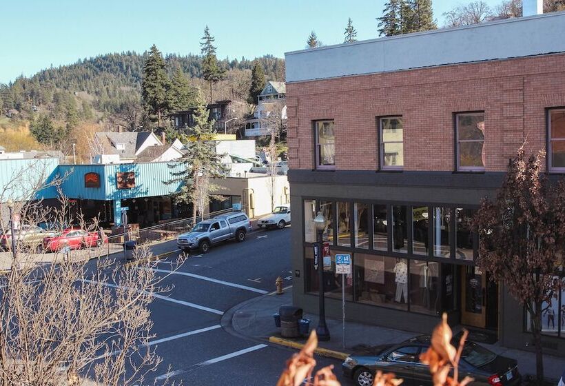 غرفة قياسية, Hood River