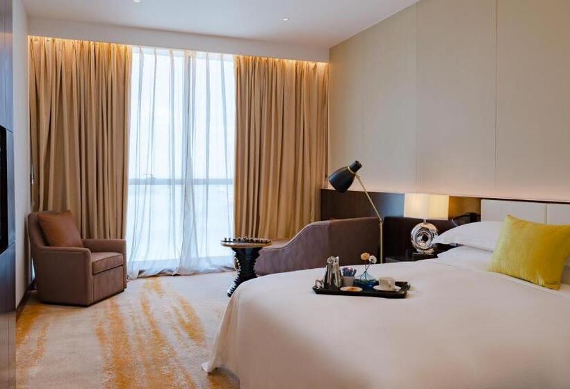 Quarto Standard Cama King, Johari Rotana