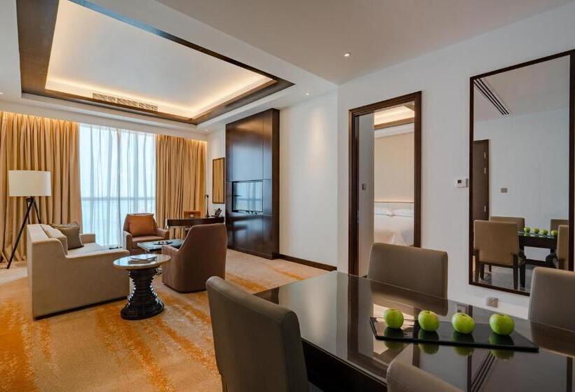 اتاق استاندارد با تخت بزرگ, Johari Rotana