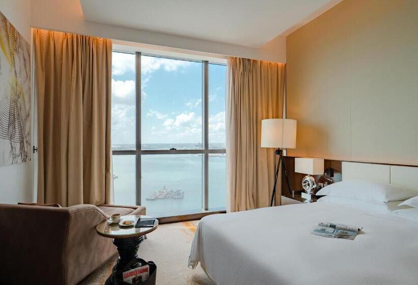 Suite, Johari Rotana