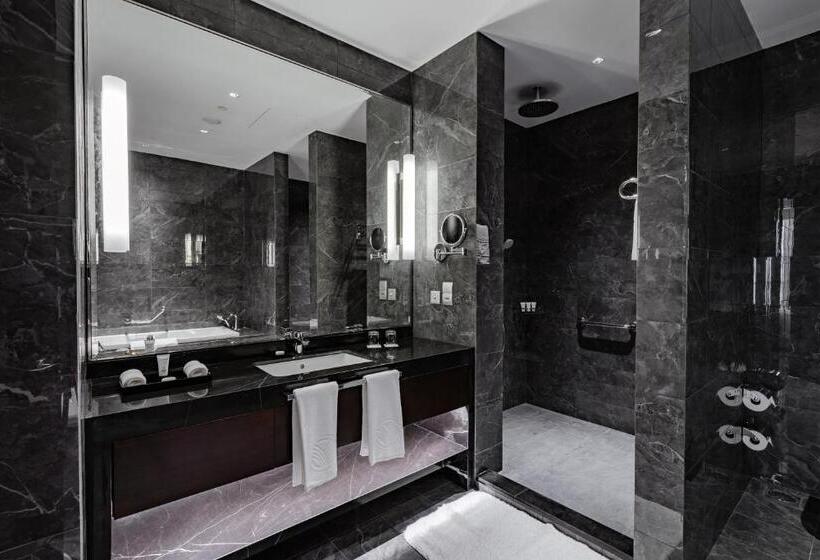 سوییت, Johari Rotana