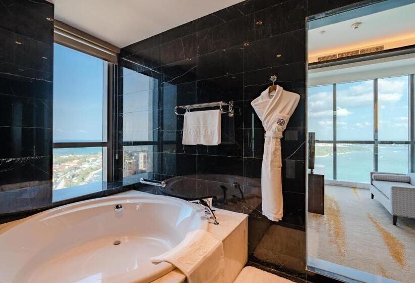 Suite Real, Johari Rotana
