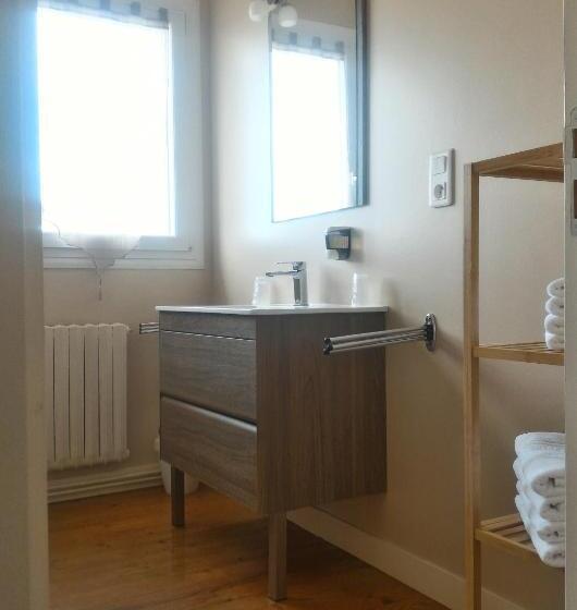 Семейный Номер, Hôtel Le Poulmic