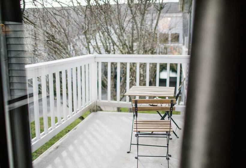 스위트, Friday Harbor Suites