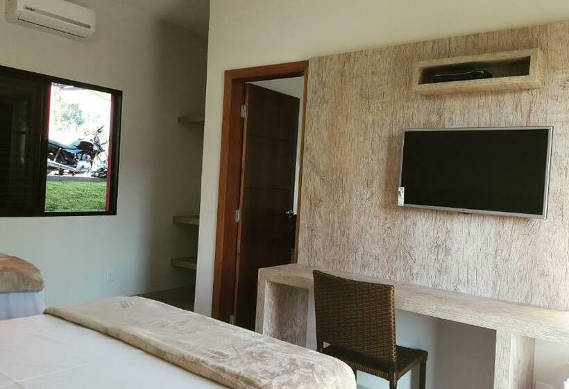 Номер Стандарт Трехместный, Escarpas Resort