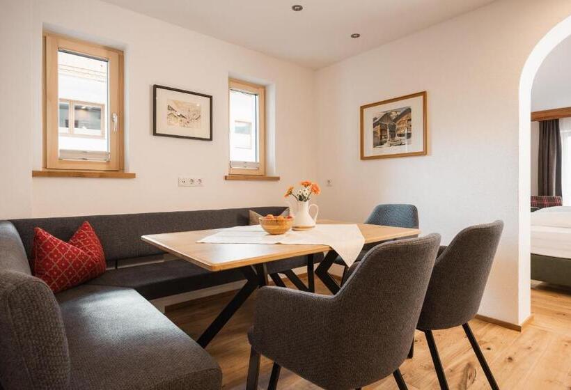 Apartamento 1 Dormitório com Sacada, Jochum Hotel Garni