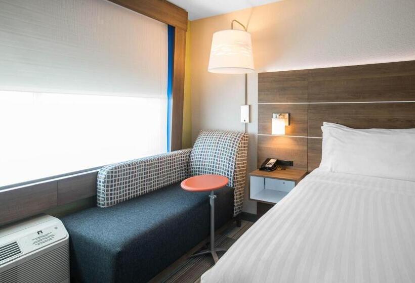 Номер Стандарт Кровать Кинг Адаптированный для Инвалидов, Holiday Inn Express & Suites Ludington, An Ihg