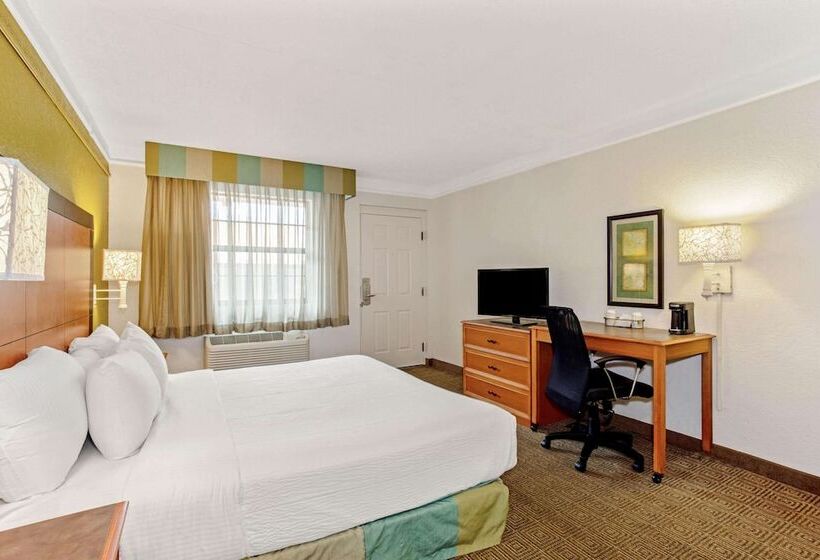 اتاق لوکس, La Quinta Inn By Wyndham Orlando Airport West