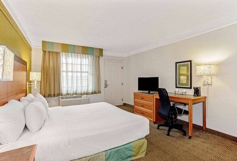 اتاق لوکس, La Quinta Inn By Wyndham Orlando Airport West