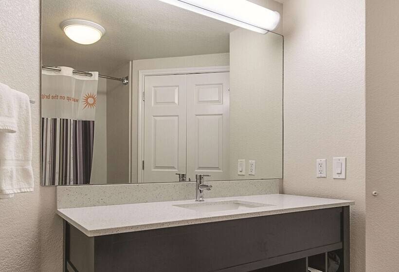 Номер Deluxe, La Quinta Inn & Suites By Wyndham Ontario Airport