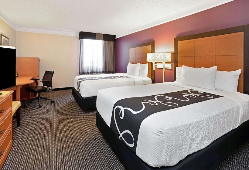 带2个双人床的标准工作室, La Quinta By Wyndham Tacoma   Seattle