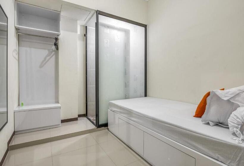 اتاق اکونومی یک تخته, Koolkost Syariah Near Kaza Mall Surabaya