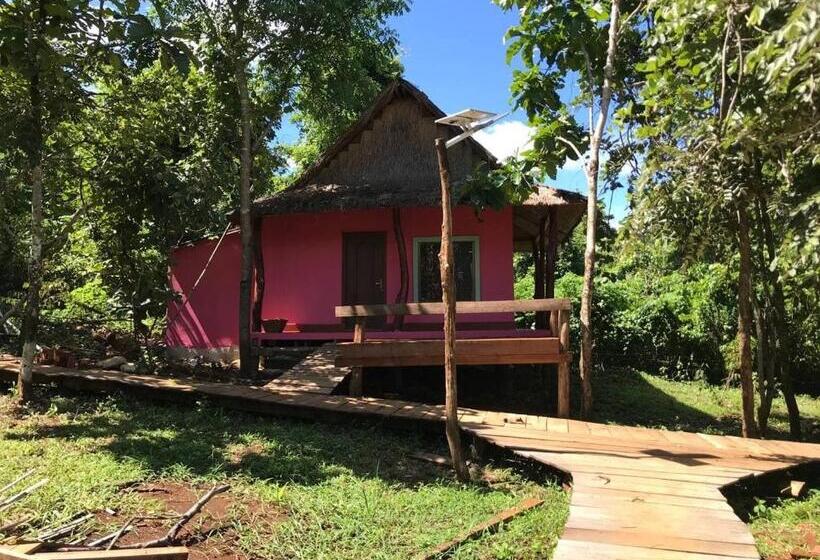 标准三人间, Gibbon Lodge