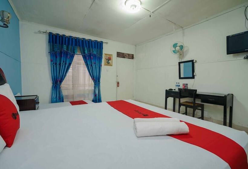 Семейный Номер, Reddoorz Syariah Near Jalan Asahan Pematang Siantar