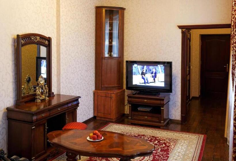 سوئیت با وان آب گرم, Victor Hotel Resort & Spa