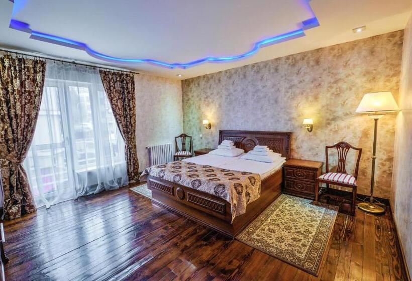 سوییت خانوادگی, Victor Hotel Resort & Spa