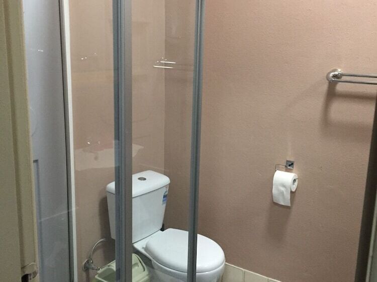 اتاق لوکس سه تخته, Imotel Cooma