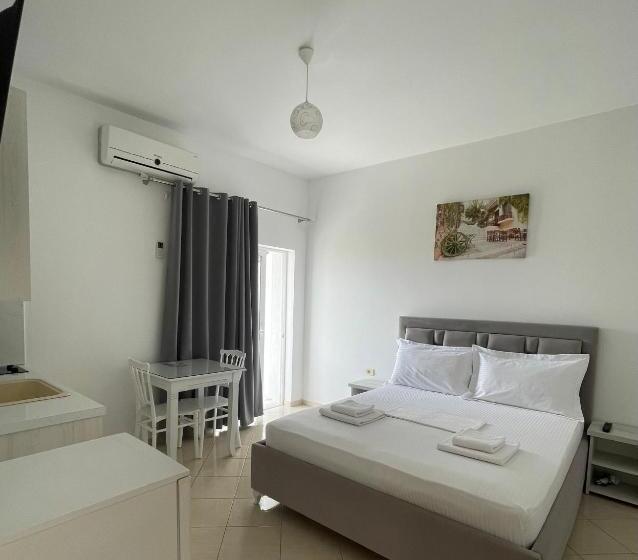 اتاق استاندارد با بالکن, Joni Apartments