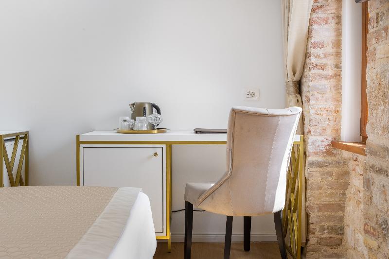 اتاق سوپریور, Le Premier Luxury Rooms