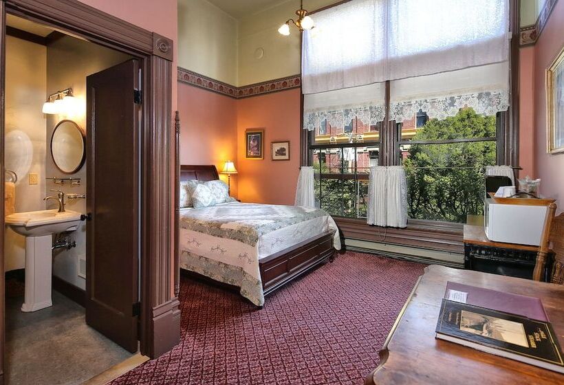 Номер Deluxe, The Palace