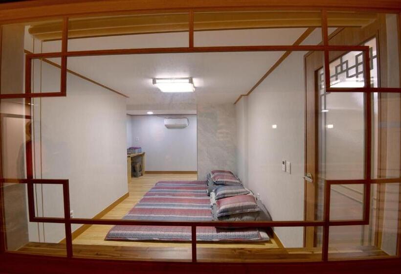 패밀리 룸, Guma Modern Hanokstay