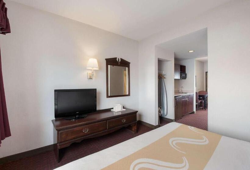 キングサイズベッドのスイートルーム, Quality Inn Grand Suites Bellingham
