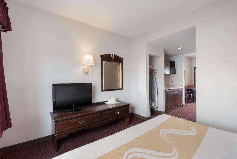 キングサイズベッドのスイートルーム, Quality Inn Grand Suites Bellingham